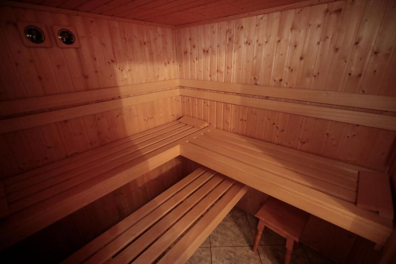 Goldhouse - Sauna, Whirlpool, Switch, Darts & Mehr Andernach Ngoại thất bức ảnh